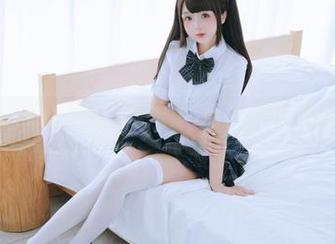 日奈娇的波斯猫全套写真，平静中的暗潮涌动