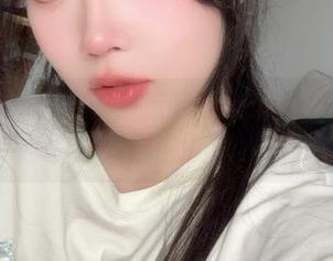 圣诞忧郁和是一只废喵了的连衣裙是怎么结合的？美图中的意外惊喜…