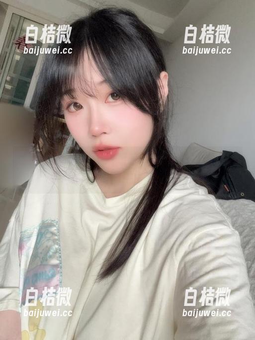 是一只废喵了 圣诞忧郁和是一只废喵了的连衣裙是怎么结合的?美图中的意外惊喜…