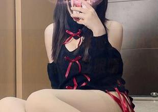 偷偷看木之本果，游泳池边的泳衣写真，能不能忍住眼睛？
