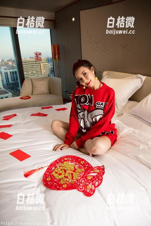 微密圈 - 果儿Victoria的空姐写真：图包里的高跟鞋，不是那么好驾驭的哟