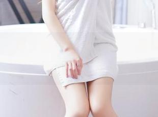 果团网 – 周大萌的肉丝原图，满满的诱惑感不言而喻！