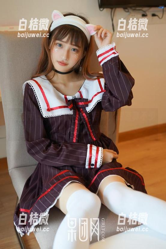 果团网 - 莫雅琪的美足写真，资源真不少，心慌慌的那种。