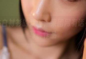 这一件白衬衫的戏谑，果团网有话要说的写真作品