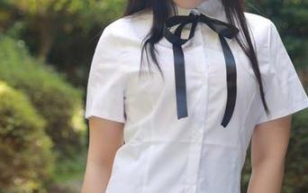 模范学院 – 噜噜妞儿的海边合集：真相藏在网盘里，快来下载！