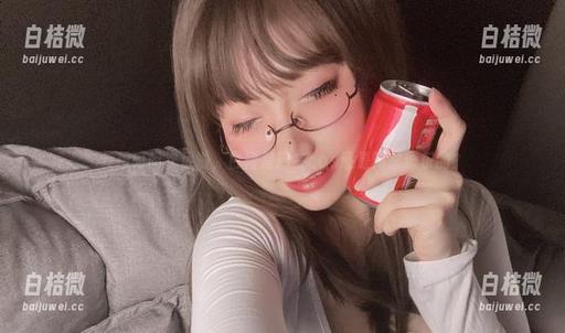 我想问问次屁啦，白裙是用来cos还是用来逗乐的？