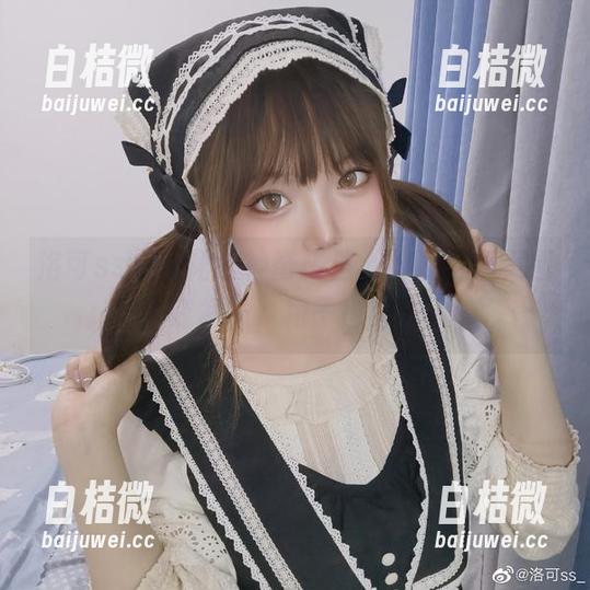 洛可ss与短裙的神奇搭档，俺说这组美图人靠裙子，裙子也靠人。