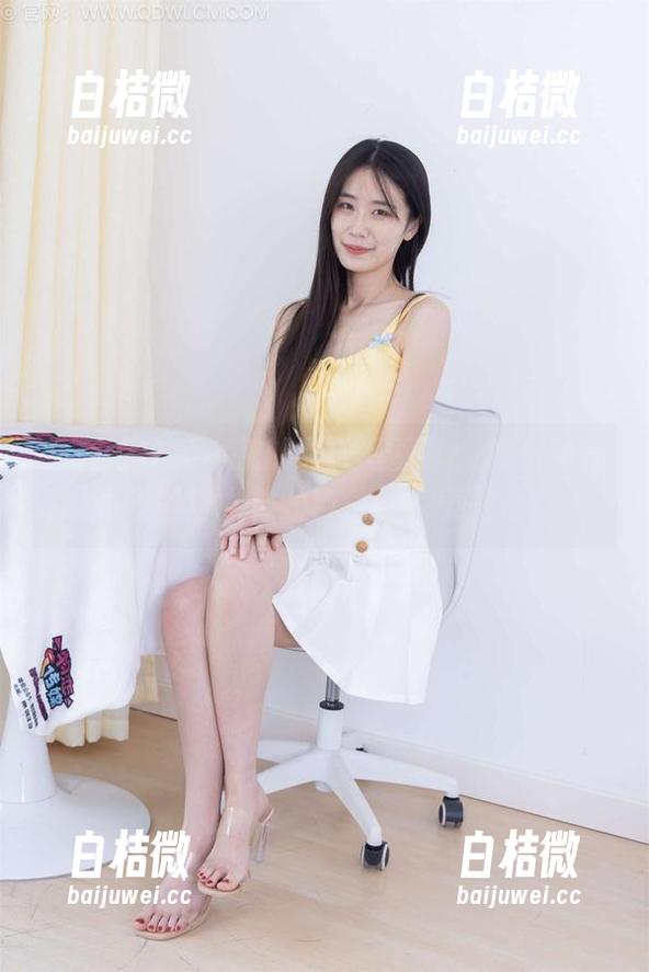 物恋传媒 - 小茶的豹纹写真集：模仿动物的模型与女神的自信，完美融合！