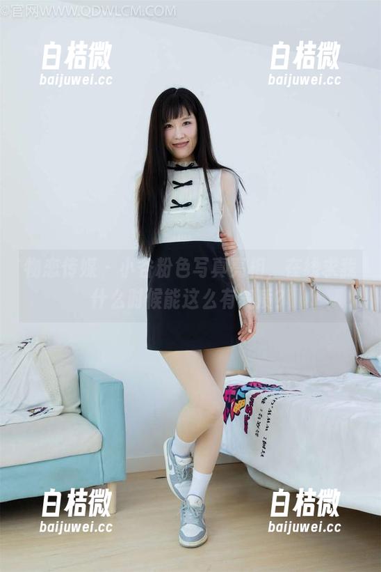 物恋传媒 - 小谷粉色写真亮相，在线求我什么时候能这么有气质？