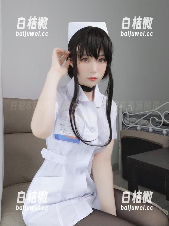 白银81的另类魅力：粉红狐狸在高清图库中的嬉游。