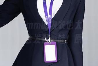 秀人网 – 草莓mm的内衣也太真实了，翻翻这组图片你会发现…哇！原图真精彩。
