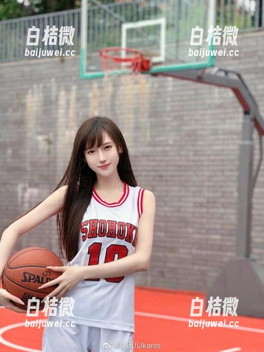 “腐团儿Ikaros”也敢挑战樱岛麻衣？原图可信吗，悄悄问你！