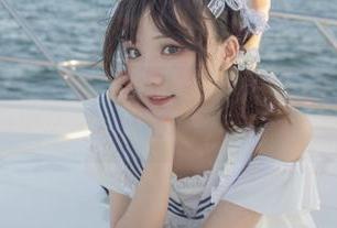 花柒Hana的宫园熏粉裙写真集：每一张都像是自然散发着的果香。
