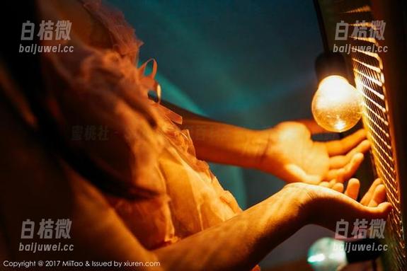 蜜桃社 - Suki的壁纸百科全书：美图陪你遨游