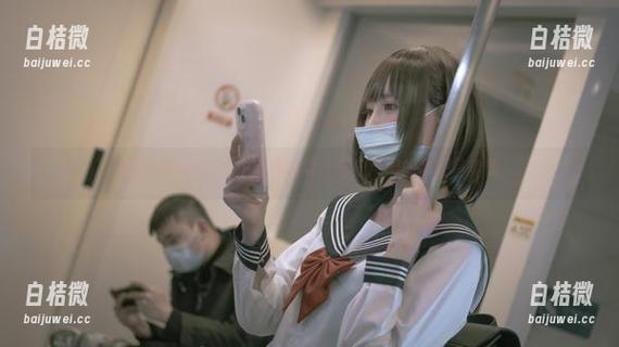 西园寺南歌在水中随性玩耍：与史莱姆的疯狂写真集
