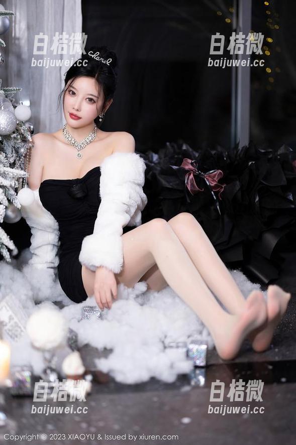 语画界 - 水手服更新啦！王馨瑶yanni的最新照片，让我想去冲浪