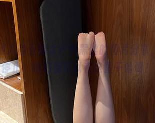 微密圈 – 迷人的五姨太户外黑丝的图片分享，如果时间停止，咱们都可以在这里干啥呀！