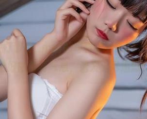 越来越爱铁打萌萌_moi的写真了，PA15校服代表着恰好的青春气息，诱发无尽感慨！
