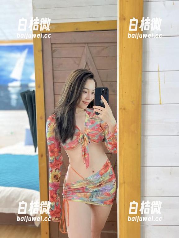 微密圈 - 西海岸的微风吹拂，铁锤姐姐照片合集，难怪大家都说她是人间尤物？