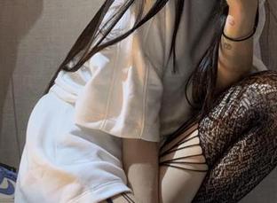 微密圈 – 陈佩奇的美足合集，这季换季的时候，脚也不甘示弱啊