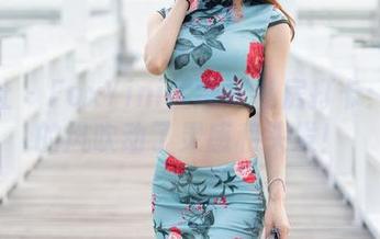 魅妍社 – FoxYini孟狐狸私房打卡：海边的风吹动了灵感和头发！