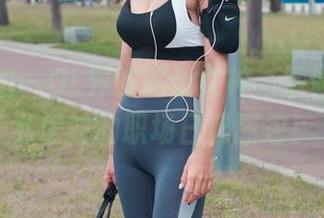 魔镜街拍 – OL界的黑丝女神，婷婷的宛如私房般的职场日记图包！