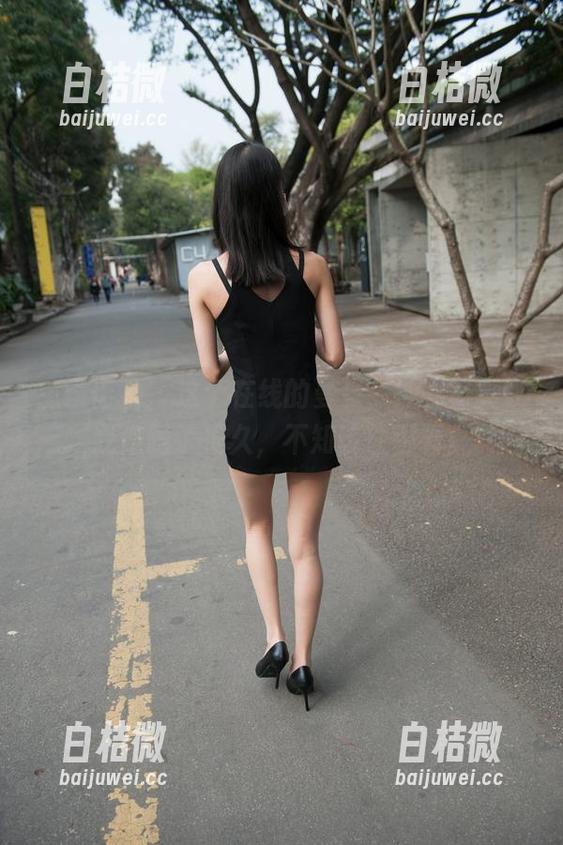魔镜街拍 - 这个在线的曼曼，油亮写真让我磨蹭了很久，不知该往哪看。